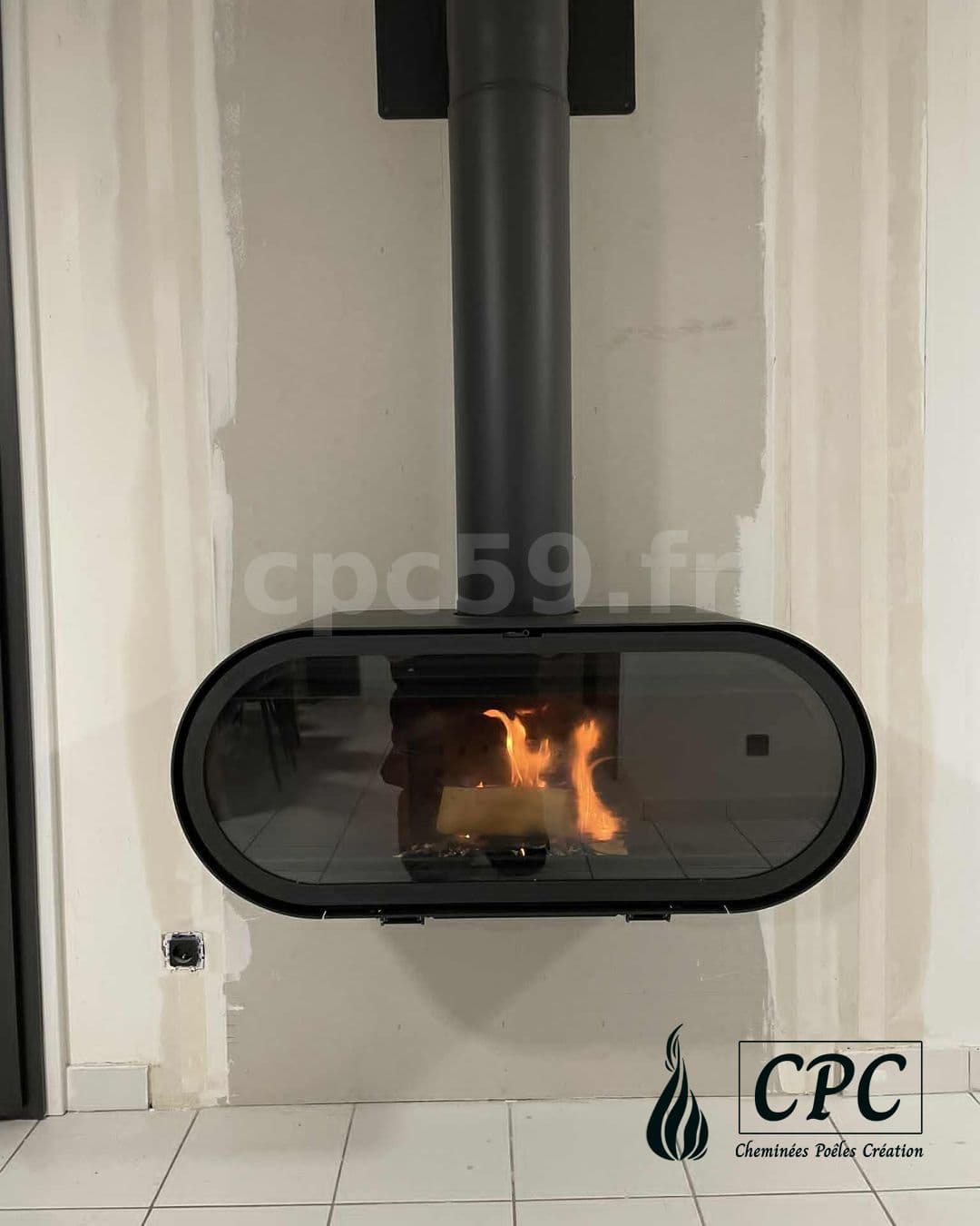Rocal D-8 - Poêle à bois suspendu